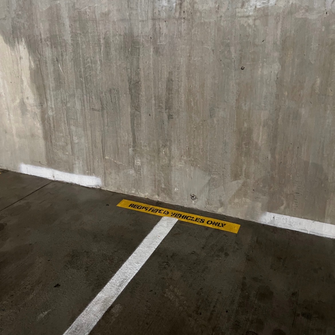 Clean commercial wall after professional pressure washing